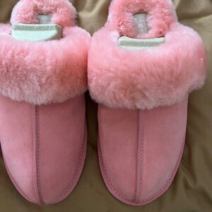 UGG's Women's Scuffette II